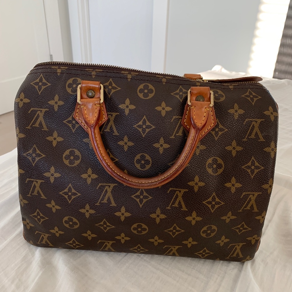 Louis Vuitton
Speedy Monogram